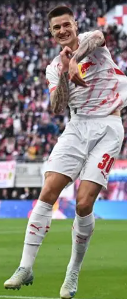 曼联新援舍什科：表现受质疑下的多方评说